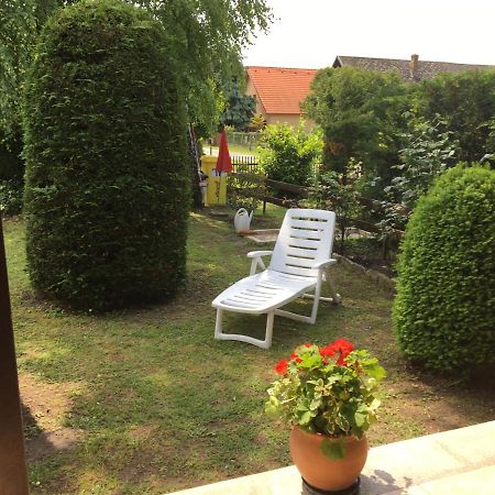 Villa Rozsa Nyaralohaz Balatonboglár Exterior foto