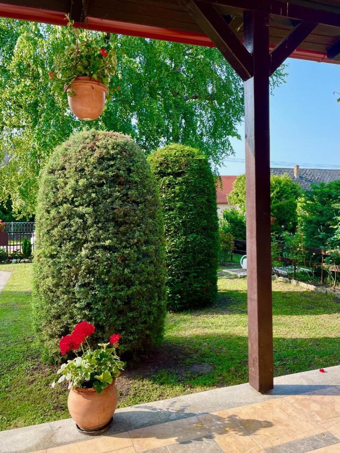 Villa Rozsa Nyaralohaz Balatonboglár Exterior foto