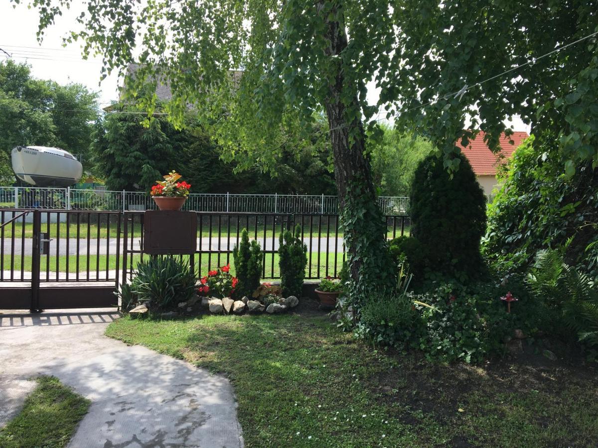 Villa Rozsa Nyaralohaz Balatonboglár Exterior foto